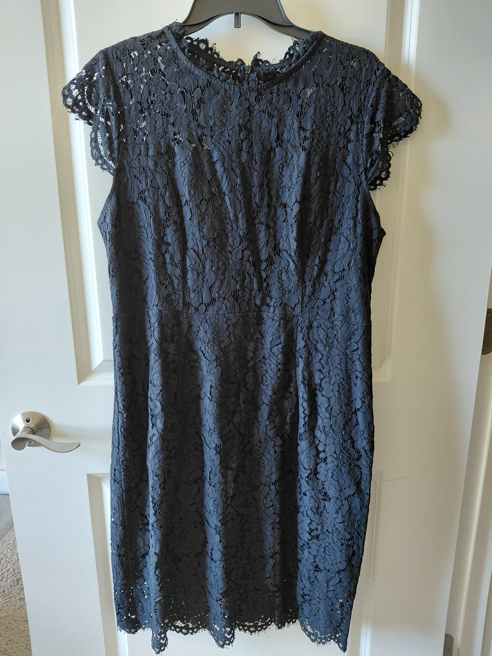 Lace Cap-Sleeve Sheath Dress - Black